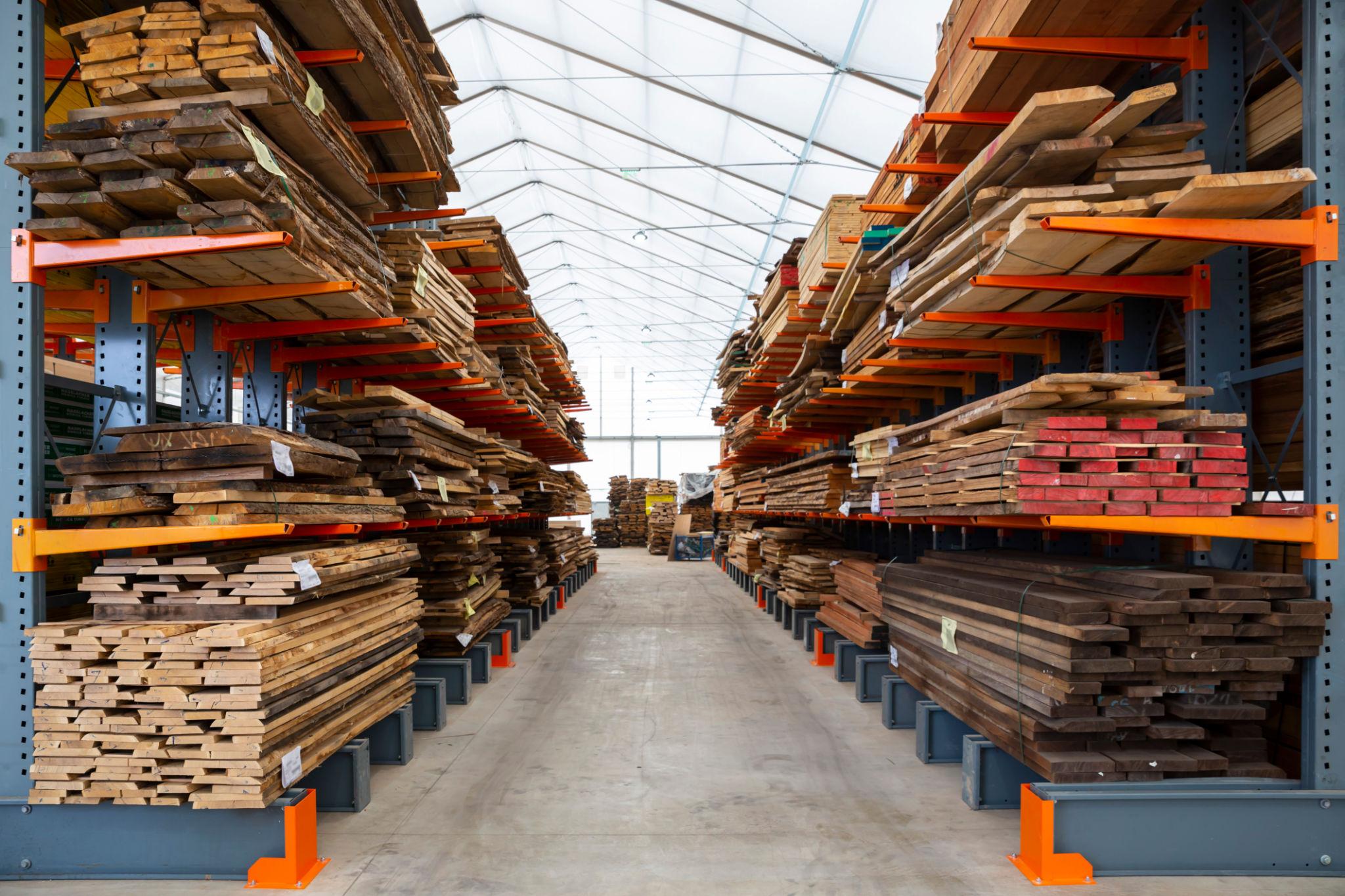 Timber (Hardwood Logs / Sawn Wood)